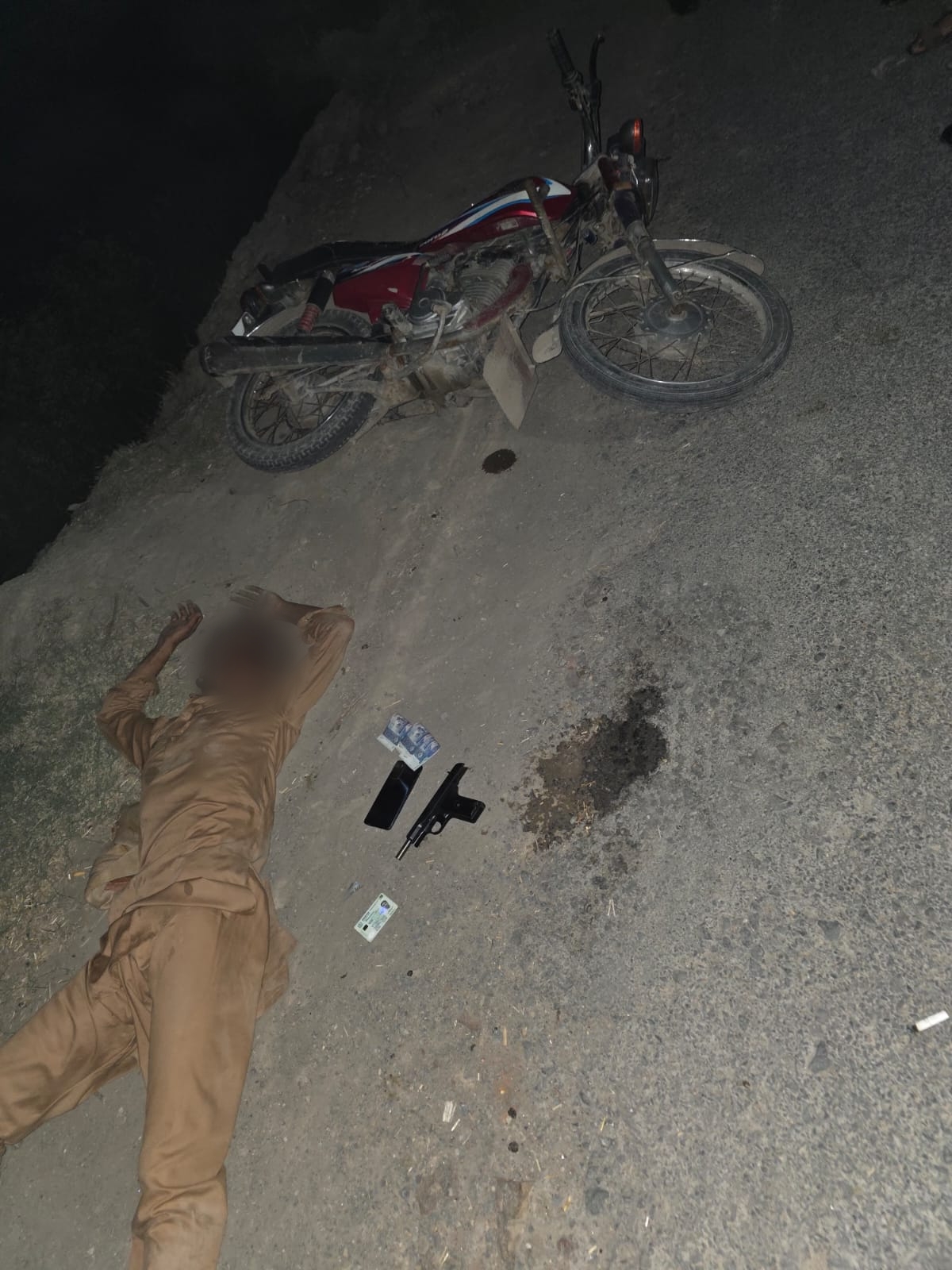 Faisalabad: Encounter with Police, Notorious Robber Injured and Arrested, Accomplice Escapes