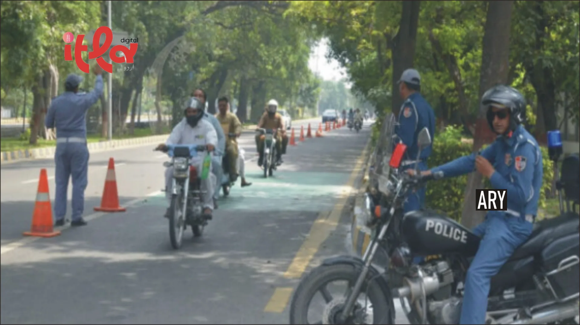 ٹریفک پولیس لاہور کی وردی پھر تبدیل کرنے کا فیصلہ