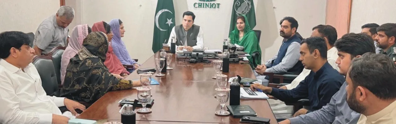 Commissioner orders crackdown on quack clinics, illegal LPG refilling in Chiniot