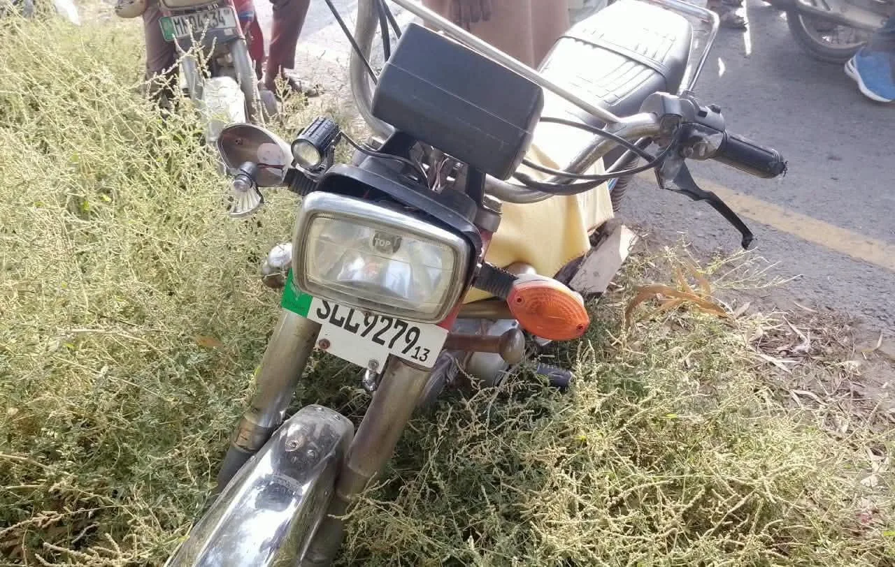 Young Woman Killed, Another Injured After Harvester Runs Over Victims Following Rickshaw-Bike Collision