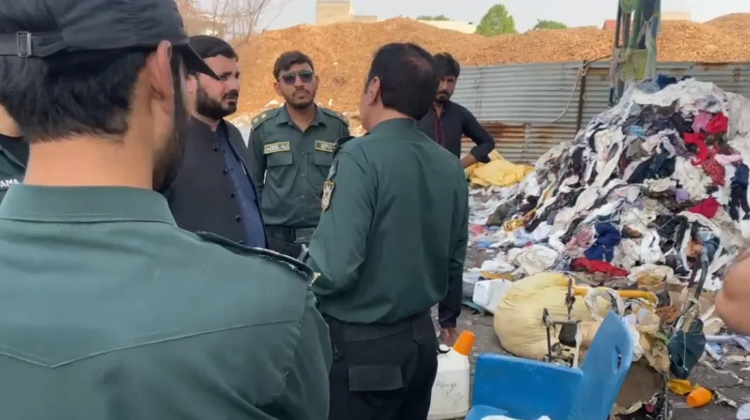 EPA Faisalabad Seals Two Industrial Units, Imposes Fines Over Smog Violations