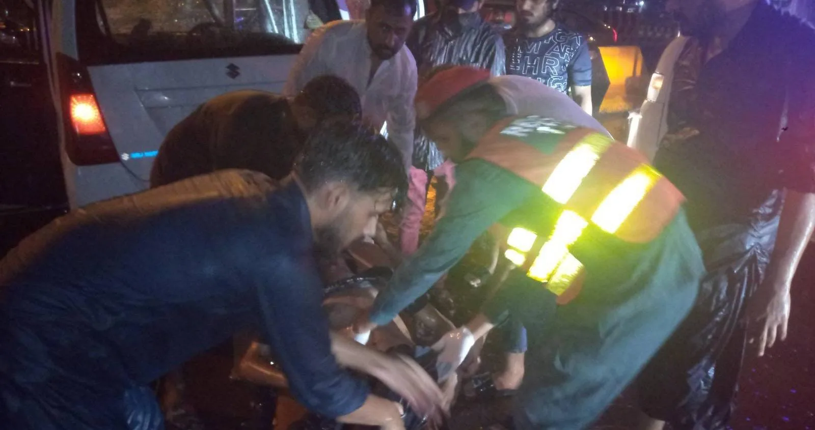 Two Dead, Three Injured as Speeding Car Rams Into Divider on Canal Road