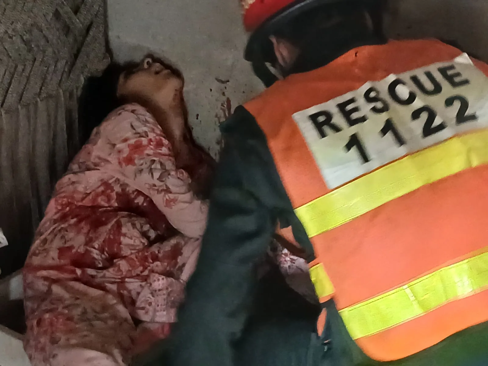  Tragic shooting on Dijkot Road claims lives of mother and daughter, father critically injured; younger brother suspected in family dispute