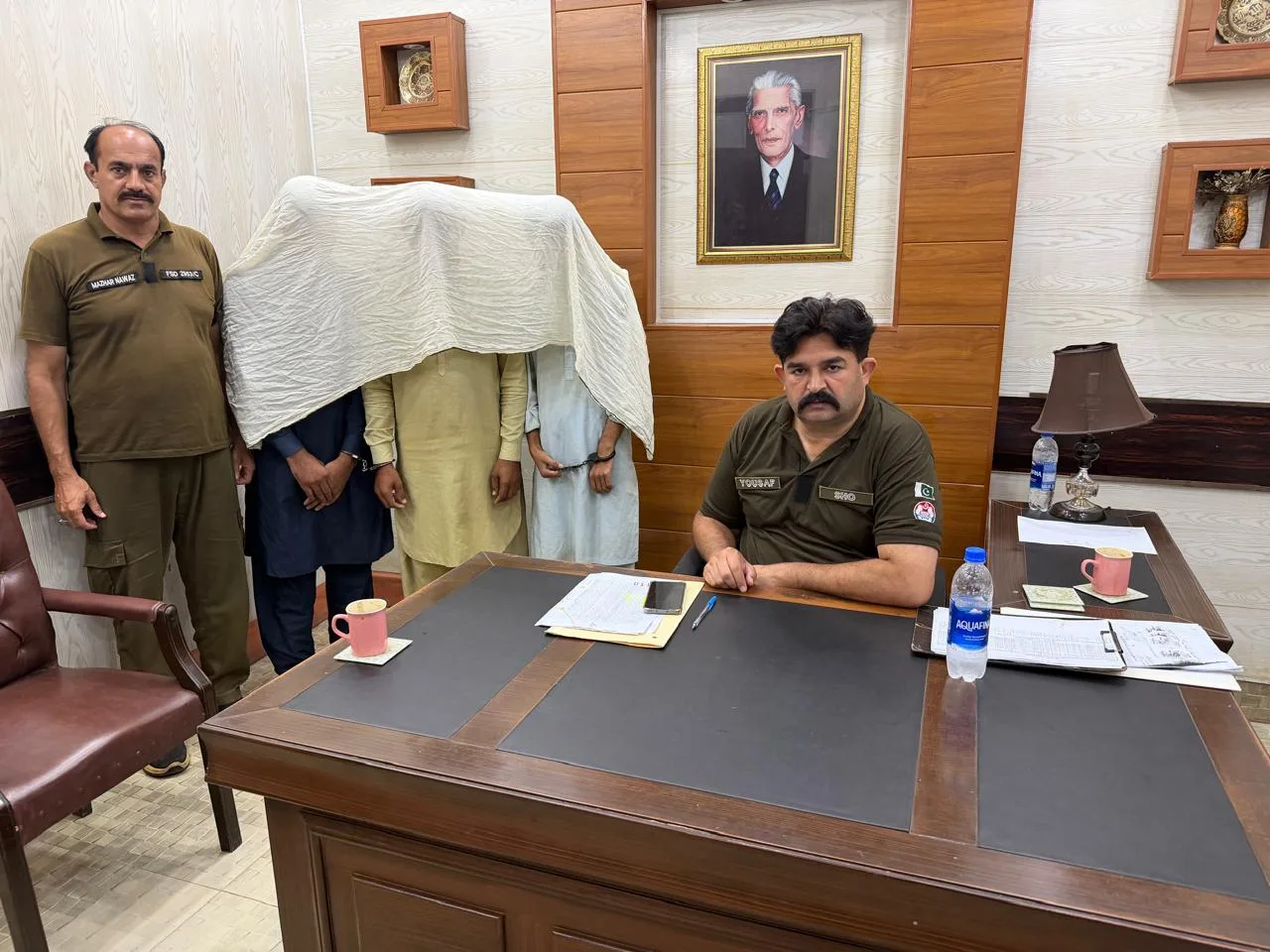 Three-member robbery gang arrested: SHO Ghulam Muhammad Abad Yousaf Sipra recovers cash and mobile phones worth over Rs 700,000