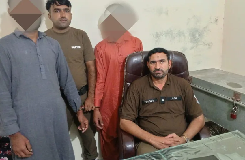 اسلحہ کے زور پر شہریوں کو لوٹنے والا دو رکنی ڈکیت گروہ گرفتار: نقدی، موبائل فون اور بکرا برآمد، ایس ایچ او مرید والا کی کارروائی