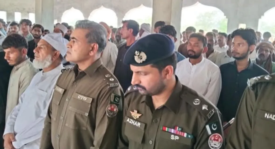 Funeral prayers of Constable Yasin Dogar offered in ancestral village; senior police officers and dignitaries attend