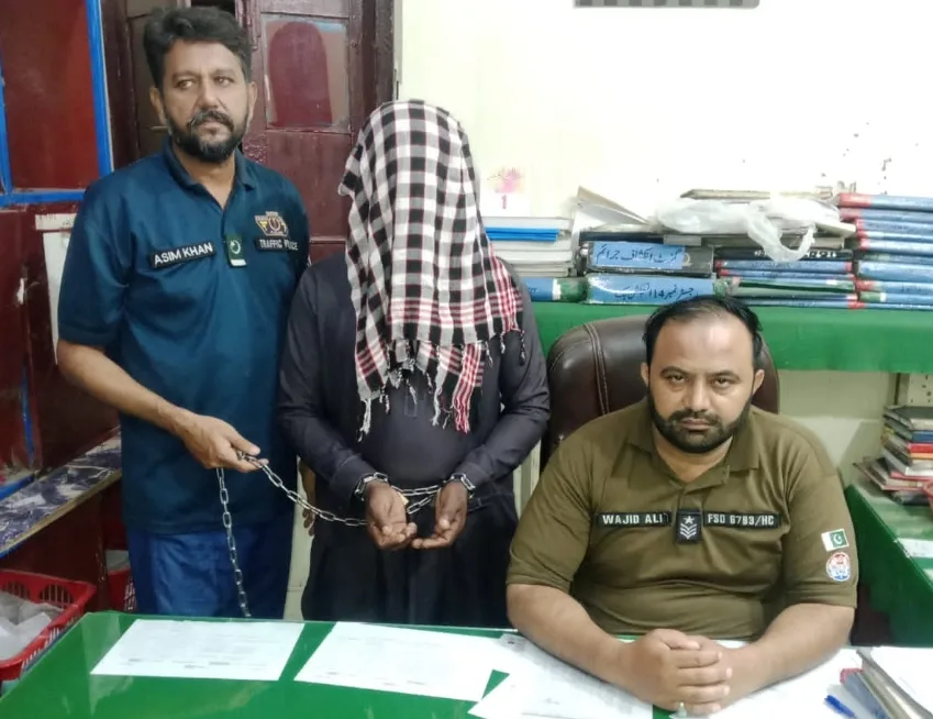Police arrest dangerous dacoit involved in shooting and injuring citizens during robbery